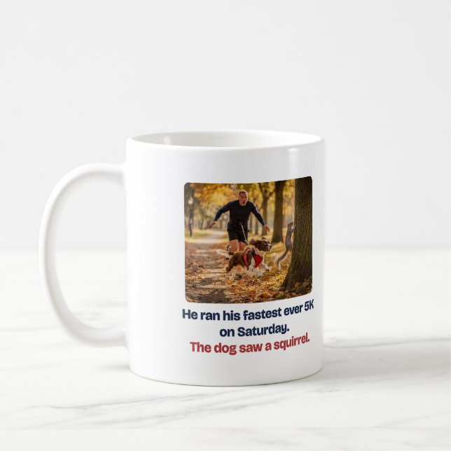 Café Caneca Engraçada de Cachorro Vendo Esquilo (Esquerda)