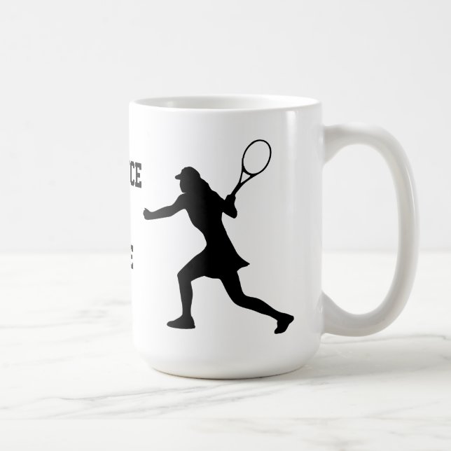 Café Caneca engraçada de tênis com silhueta de jogadora (Direita)