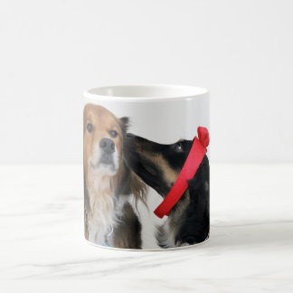 Café Caneca inglesa do amor de filhote de cachorro do