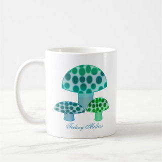 Café Caneca madura de sentimento do cogumelo