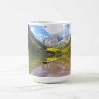 Café Caneca marrom magnífica de Bels