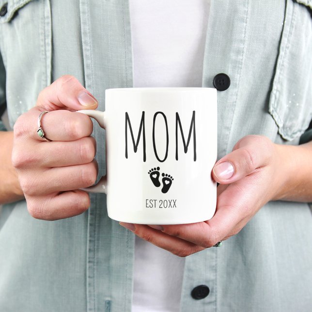 Café Caneca Mom Est. 20XX Pés de Bebê (Criador carregado)