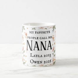 Café caneca personalizada de Nana com os nomes florais