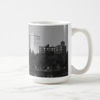 Café Caneca preta & branca da skyline de Tulsa