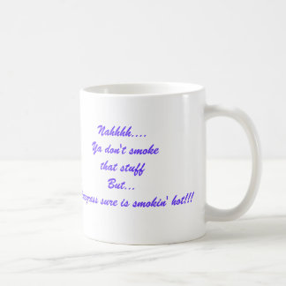 Café Caneca quente de fumo do bluegrass
