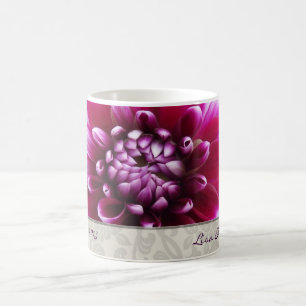 Café Caneca roxa da dália de Fuschia