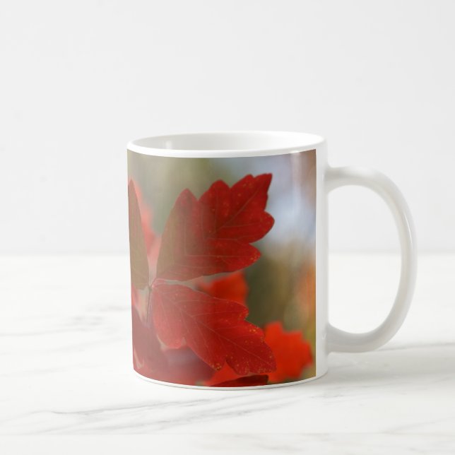 Café Caneca vermelha das folhas de outono (Direita)