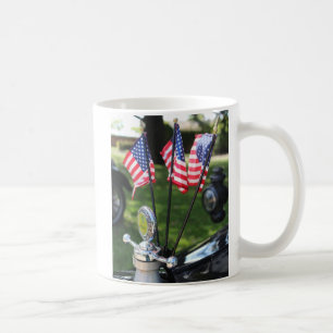 Café Carro vintage e caneca de bandeira americana