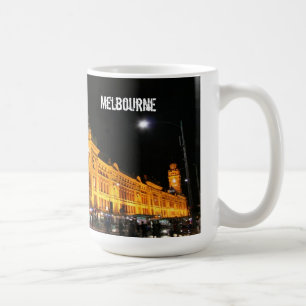 Café Cidade em a noite - caneca de Melbourne