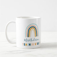 Dama bonitinho de caneca azul-arco-íris amarela pe