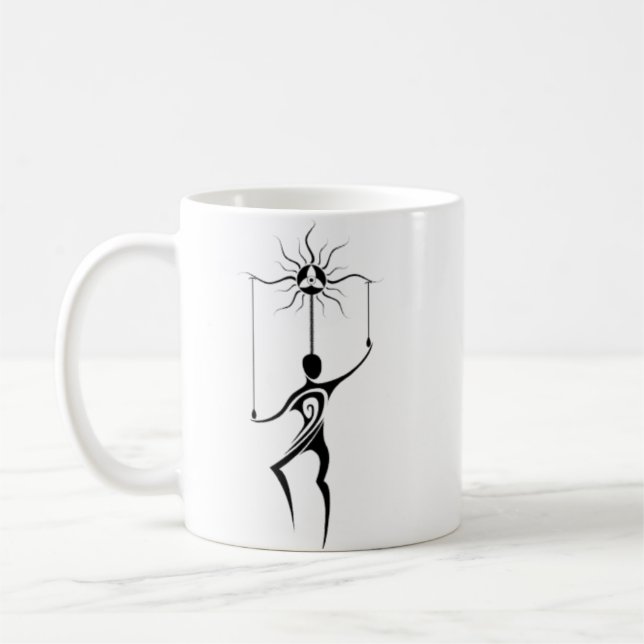 Café Dança à música de sua caneca da alma (Esquerda)