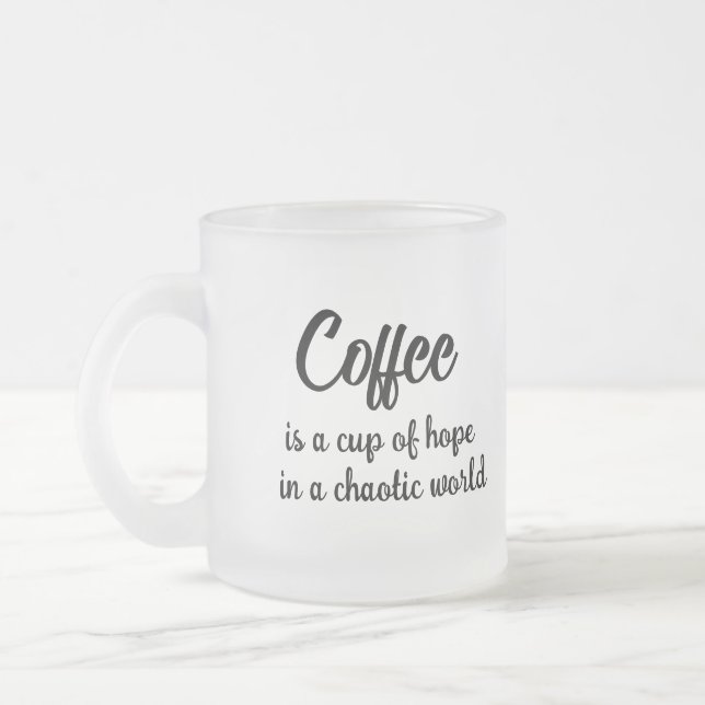 Café é uma xícara de esperança num mundo caótico (Esquerda)