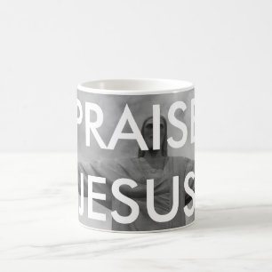 Café Elogio Jesus na caneca do escritório de Brasil