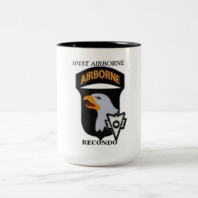 Café Em Dois Tons 101ST CANECA TRANSPORTADA POR VIA AÉREA de RECONDO (Centro)