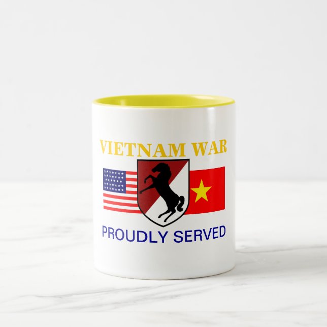 Café Em Dois Tons 11o CANECA de VIETNAM do REGIMENTO de CAVALARIA (Centro)