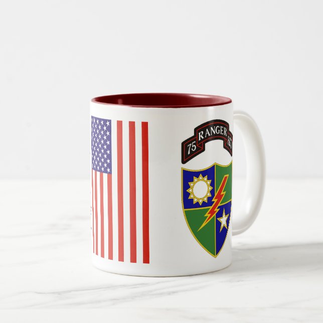 Café Em Dois Tons 75th Caneca do Dois-Tom do regimento de guarda (Frente Esquerda)