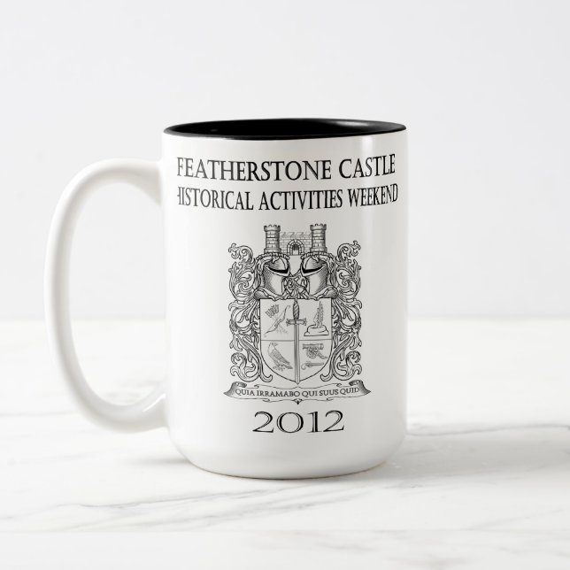 Café Em Dois Tons Caneca brasão do fim de semana de Featherstone da (Esquerda)