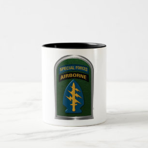 Café Em Dois Tons Caneca da aba das forças especiais de exército e