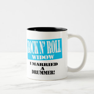 Café Em Dois Tons Caneca da viúva do rolo de N da rocha - baterista