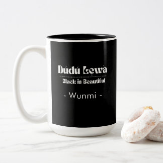 Café Em Dois Tons Caneca de Afirmação Black Is Beautiful — Presente