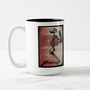 Café Em Dois Tons Caneca de Esqueleto Rezando no Halloween