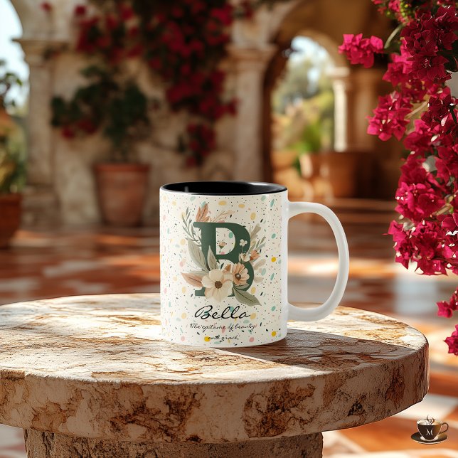 Café Em Dois Tons Caneca de Monograma Floral Boho Chic para Bella (Criador carregado)