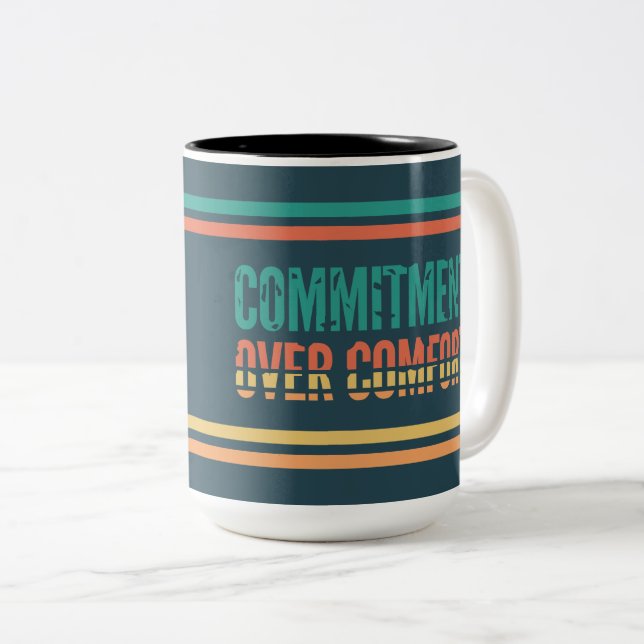 Café Em Dois Tons Caneca de Motivação Retro Compromisso Acima do Con (Frente Esquerda)