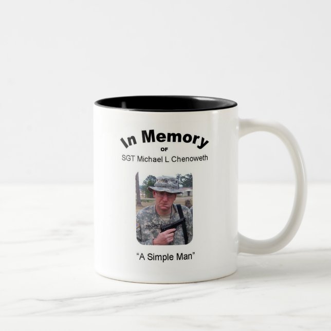 Café Em Dois Tons Caneca de SGT Michael Chenoweth (Direita)