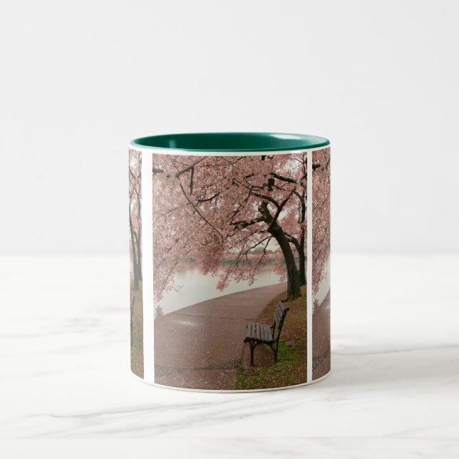 Café Em Dois Tons Caneca do Dois-Tom das flores de cerejeira (Centro)