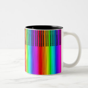 Café Em Dois Tons Caneca do teclado de piano do arco-íris