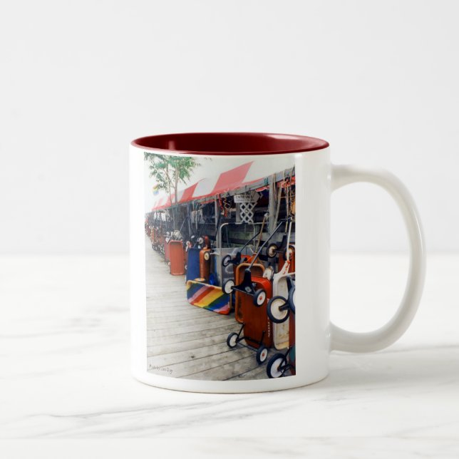 Café Em Dois Tons Caneca do Vagão do Orgulho de Cherry Grove (Direita)