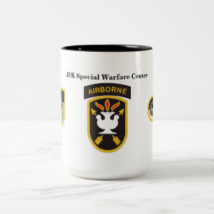 Café Em Dois Tons Caneca especial do centro da guerra de JFK