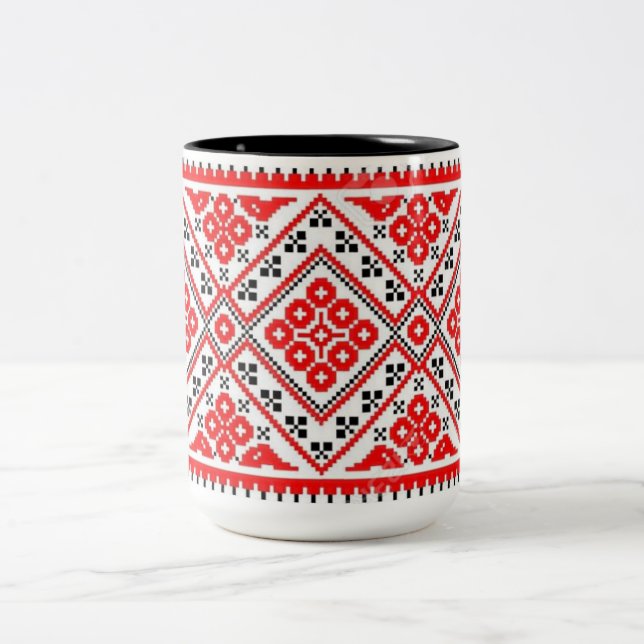 Café Em Dois Tons Caneca vermelha dos sóis do bordado de Vyshyvanka (Centro)