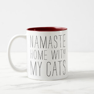 Café Em Dois Tons Casa de Namaste com minha caneca dos gatos