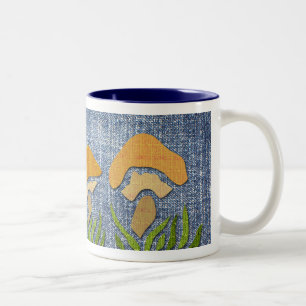 Café Em Dois Tons Cogumelos na caneca da sarja de Nimes