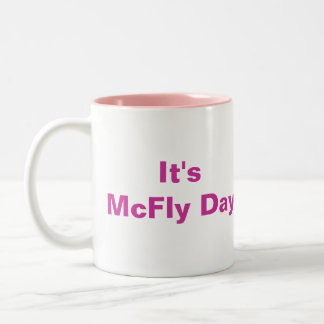 Café Em Dois Tons É rosa da caneca do dia de McFly