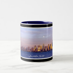 Café Em Dois Tons Moonrise sobre a caneca panorâmico da foto de