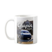 Esta caneca de cerâmica é bonita e grande 