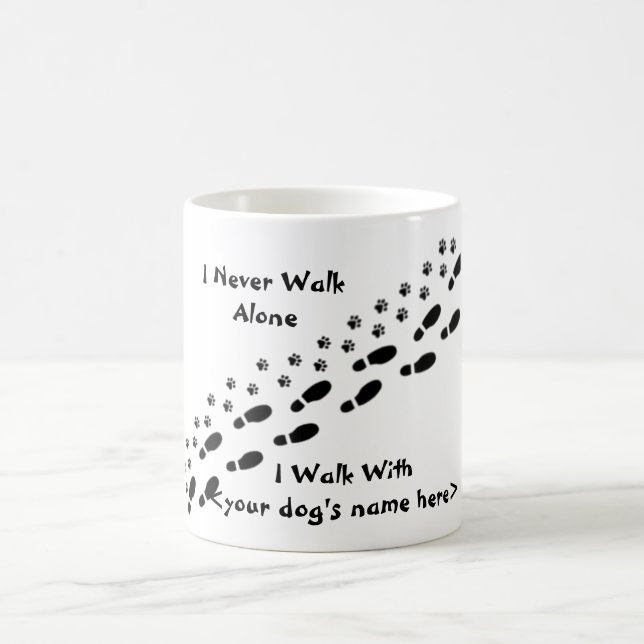 Café Eu do amante do cão nunca ando caneca sozinha de (Centro)