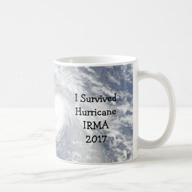 Café Eu sobrevivi do furacão de IRMA à caneca 2017 de (Direita)