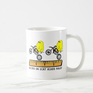Café Frangos Em Bicicletas De Terra Regem Caneca De Mot