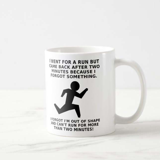 Café Funcione para a caneca engraçada de dois minutos (Direita)