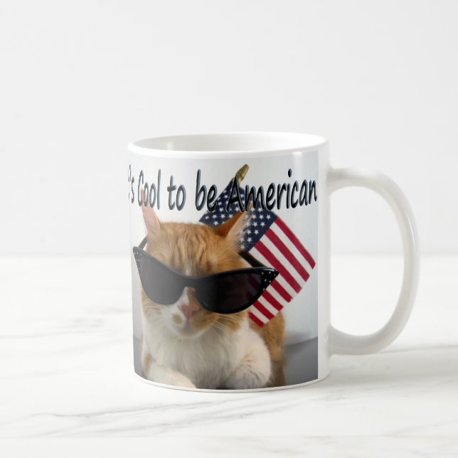 Café Gato legal nos óculos de sol com a caneca da (Direita)