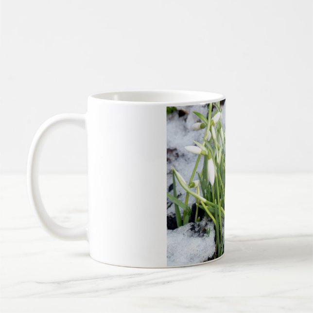 Café Gotas De Neve Na Caneca De Neve (Esquerda)