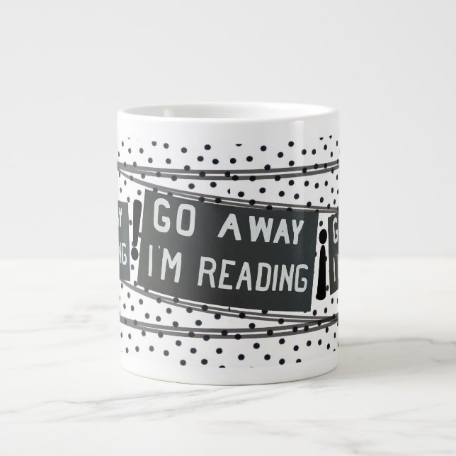 Café Grande amantes de livros caneca preta e branca com dizer (Frente)