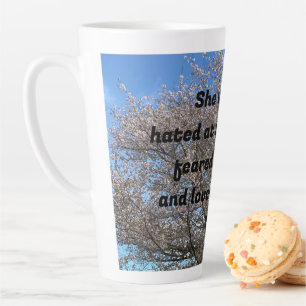 Café Latte "Ela era odiada nas festas de chá..." Caneca de Ca
