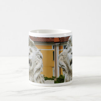 Café Leão da caneca de Massa - torturada