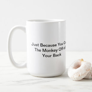 Café Macaco fora de sua caneca traseira
