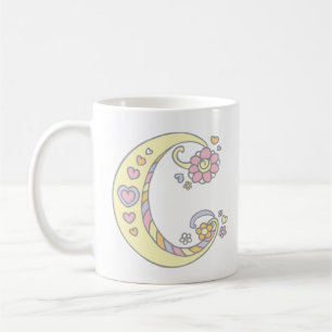 Café Monograma decorativo Corações C e caneca de flores