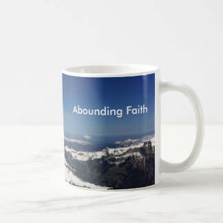 Café Montanha de abundância da caneca da fé